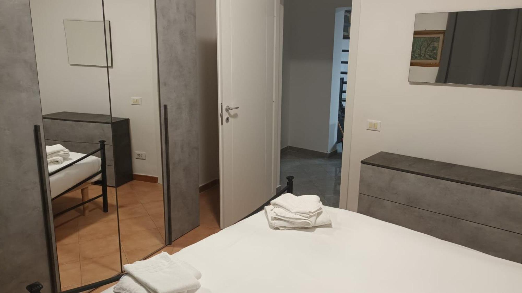 Casa N 2 Con Parcheggio Privato E Colonnina Ricarica Leilighet Livorno Eksteriør bilde